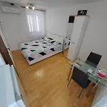 Neda * Izola