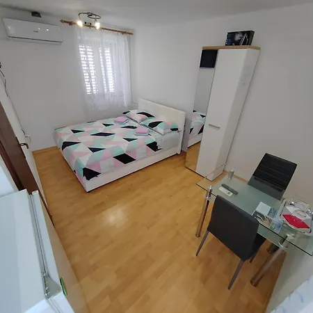 Neda * Izola