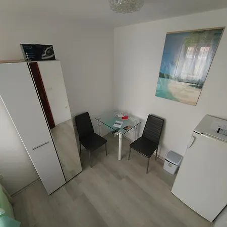 Neda Pansiyon Izola
