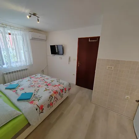 Neda Privatunterkunft *