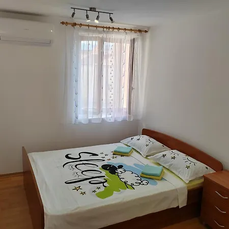 Neda * Izola